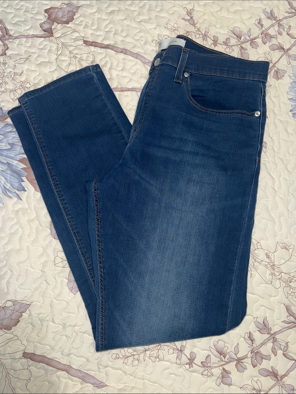 Signature by Levi Strauss Men's Indigo Slim Straight Jeans